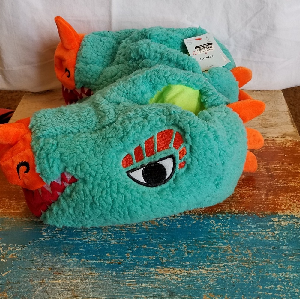 Kids lizard head slippers